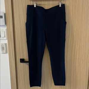Lululemon Wonder Train Women's Navy leggings 25"